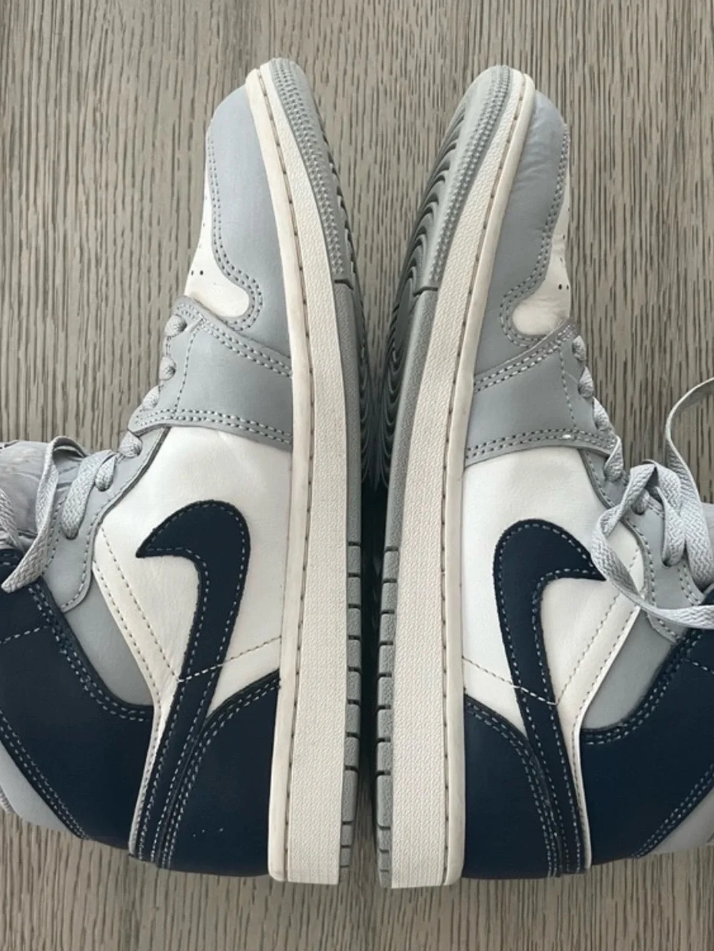 Air Jordan 1 mid wolf grey boys ' High-Top Sneakers